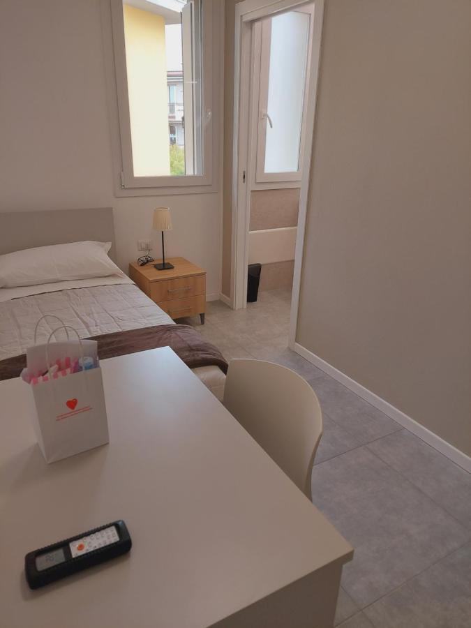 Residenza Delizia Camere & Appartamenti "Residenze Del Cuore" 维罗纳 外观 照片