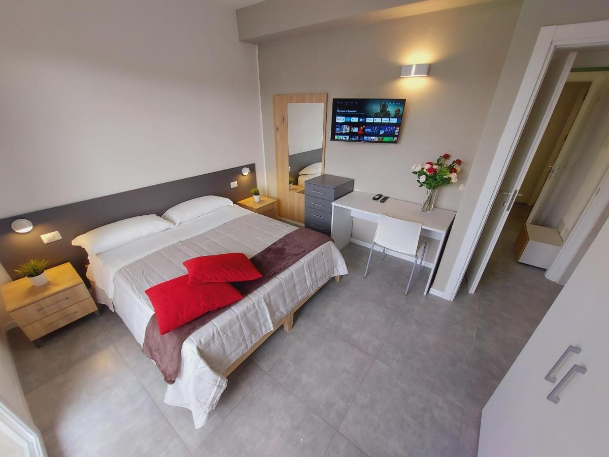 Residenza Delizia Camere & Appartamenti "Residenze Del Cuore" 维罗纳 外观 照片