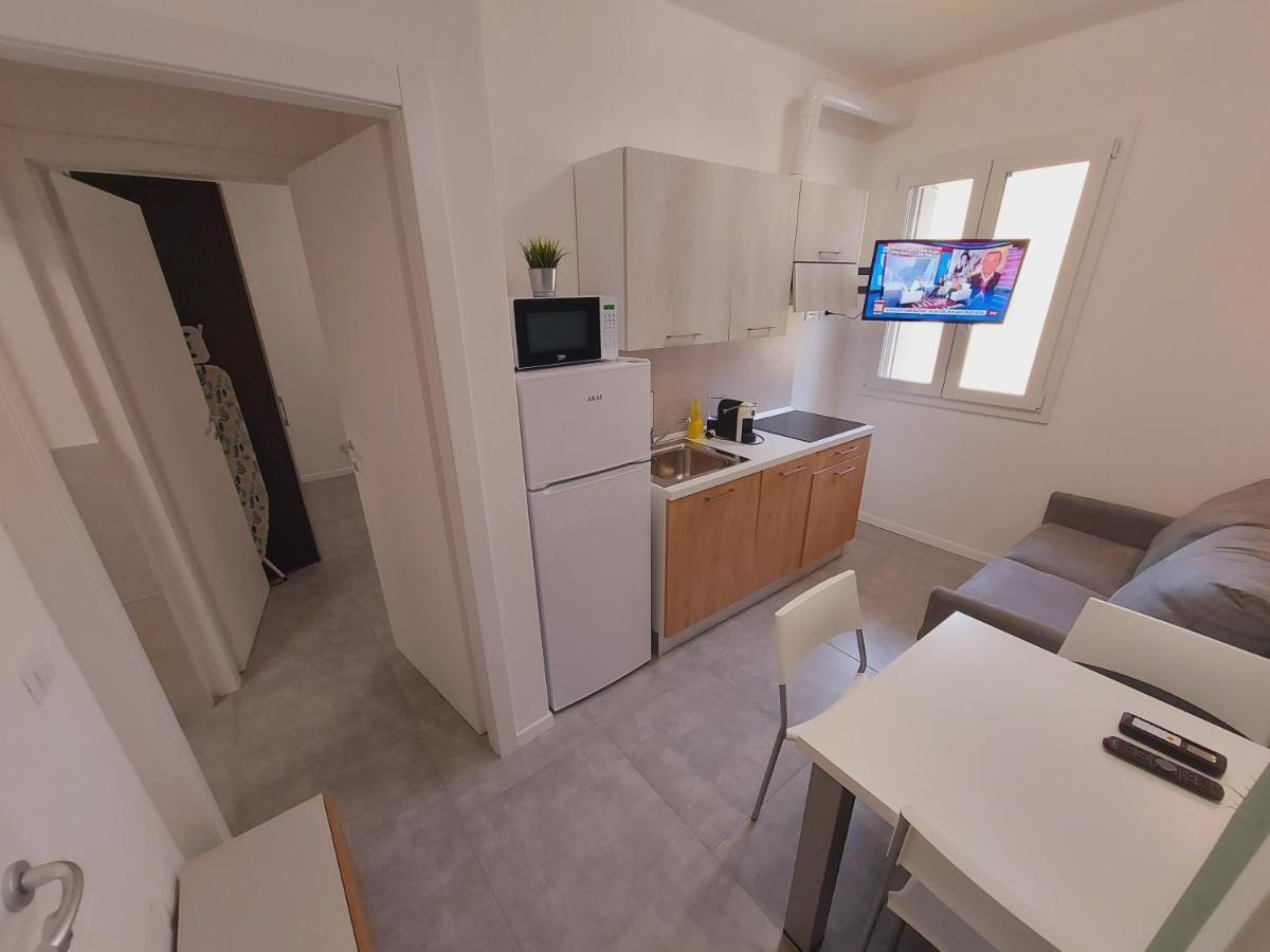 Residenza Delizia Camere & Appartamenti "Residenze Del Cuore" 维罗纳 外观 照片