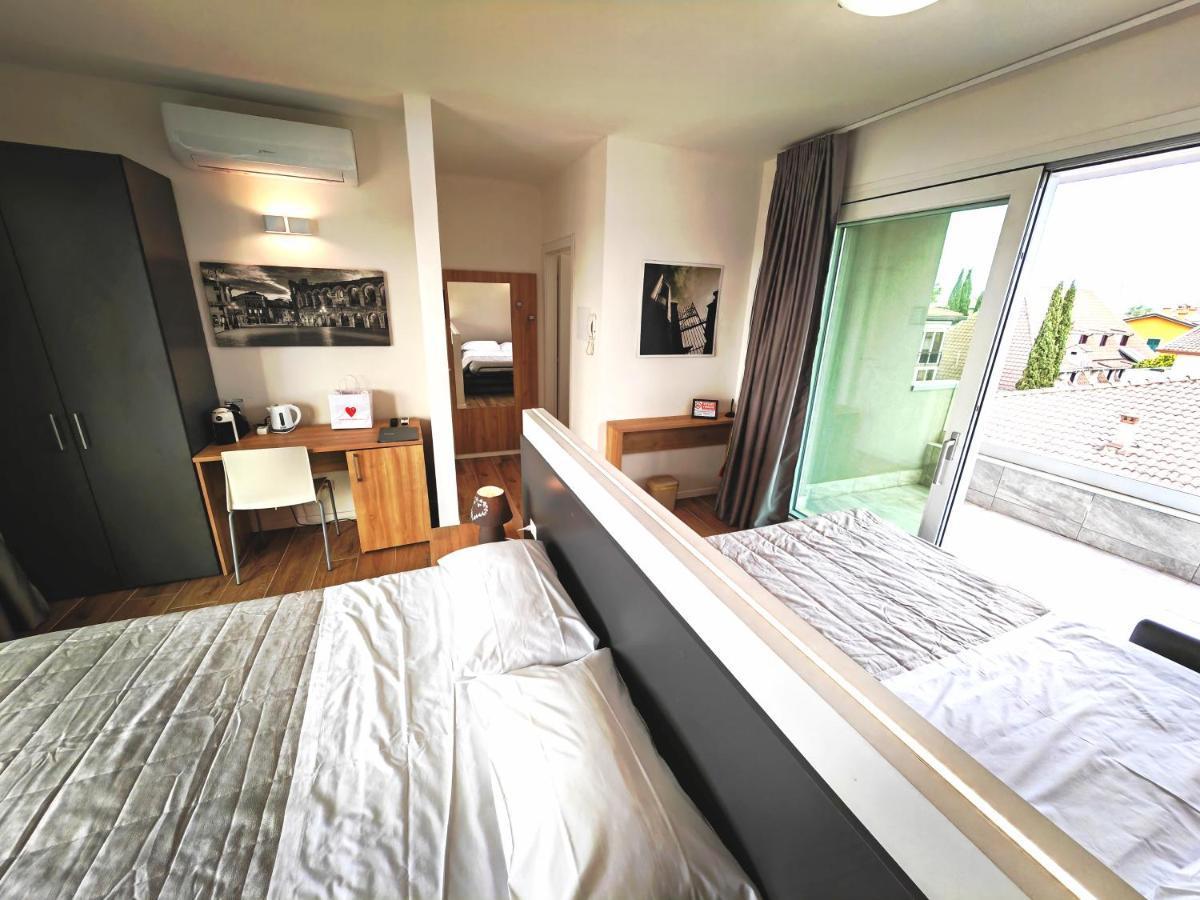 Residenza Delizia Camere & Appartamenti "Residenze Del Cuore" 维罗纳 外观 照片