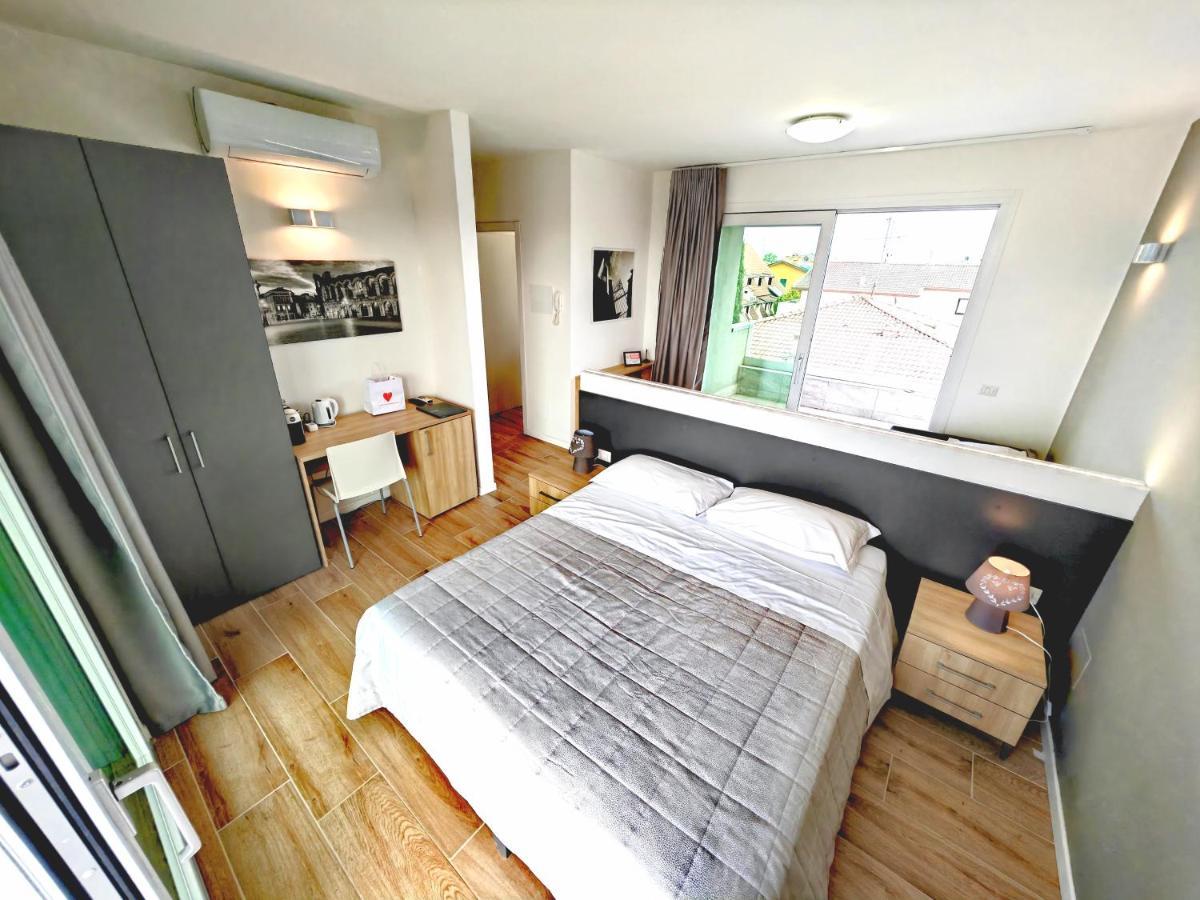 Residenza Delizia Camere & Appartamenti "Residenze Del Cuore" 维罗纳 外观 照片