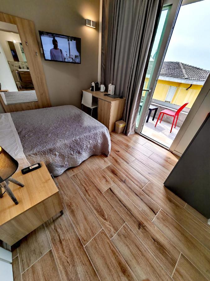 Residenza Delizia Camere & Appartamenti "Residenze Del Cuore" 维罗纳 外观 照片