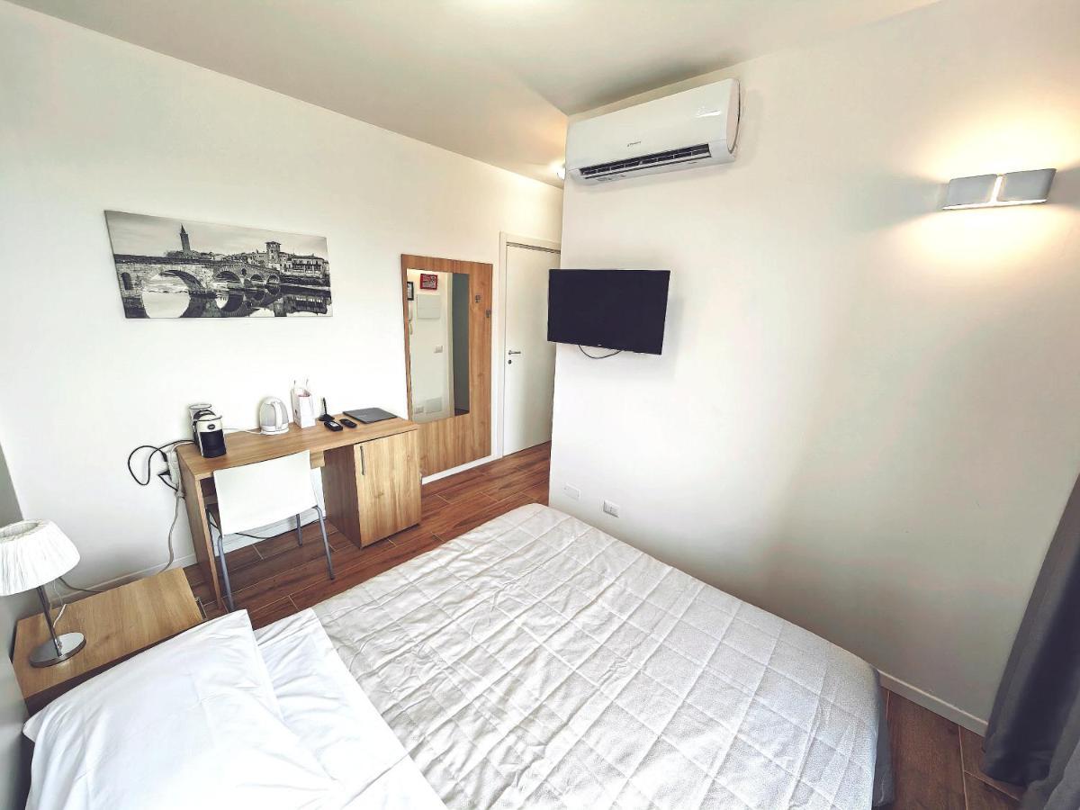 Residenza Delizia Camere & Appartamenti "Residenze Del Cuore" 维罗纳 外观 照片